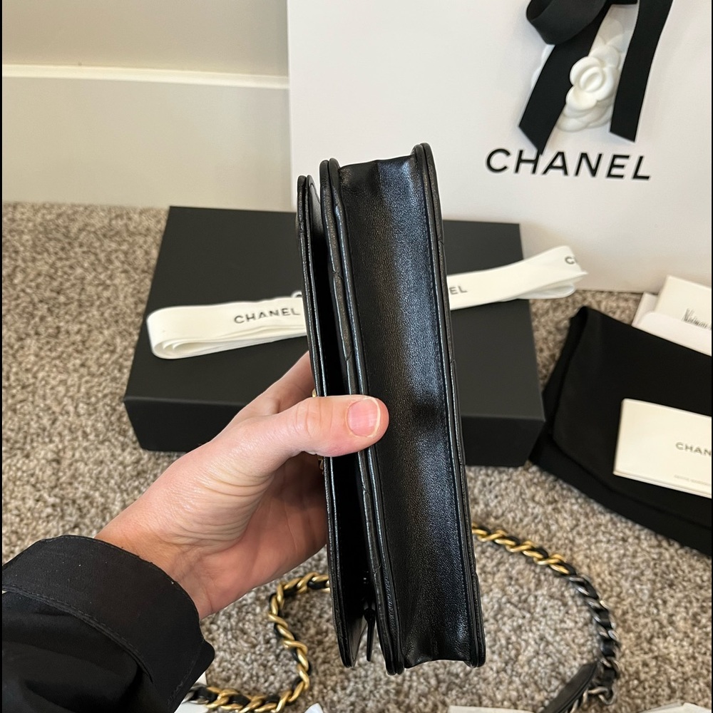 ❌SOLD❌  ❤️Host Pick!🥳 CHANEL 22P Black Lambskin 19 WOC bag - NEW with RECEIPT - Picture 7 of 17
